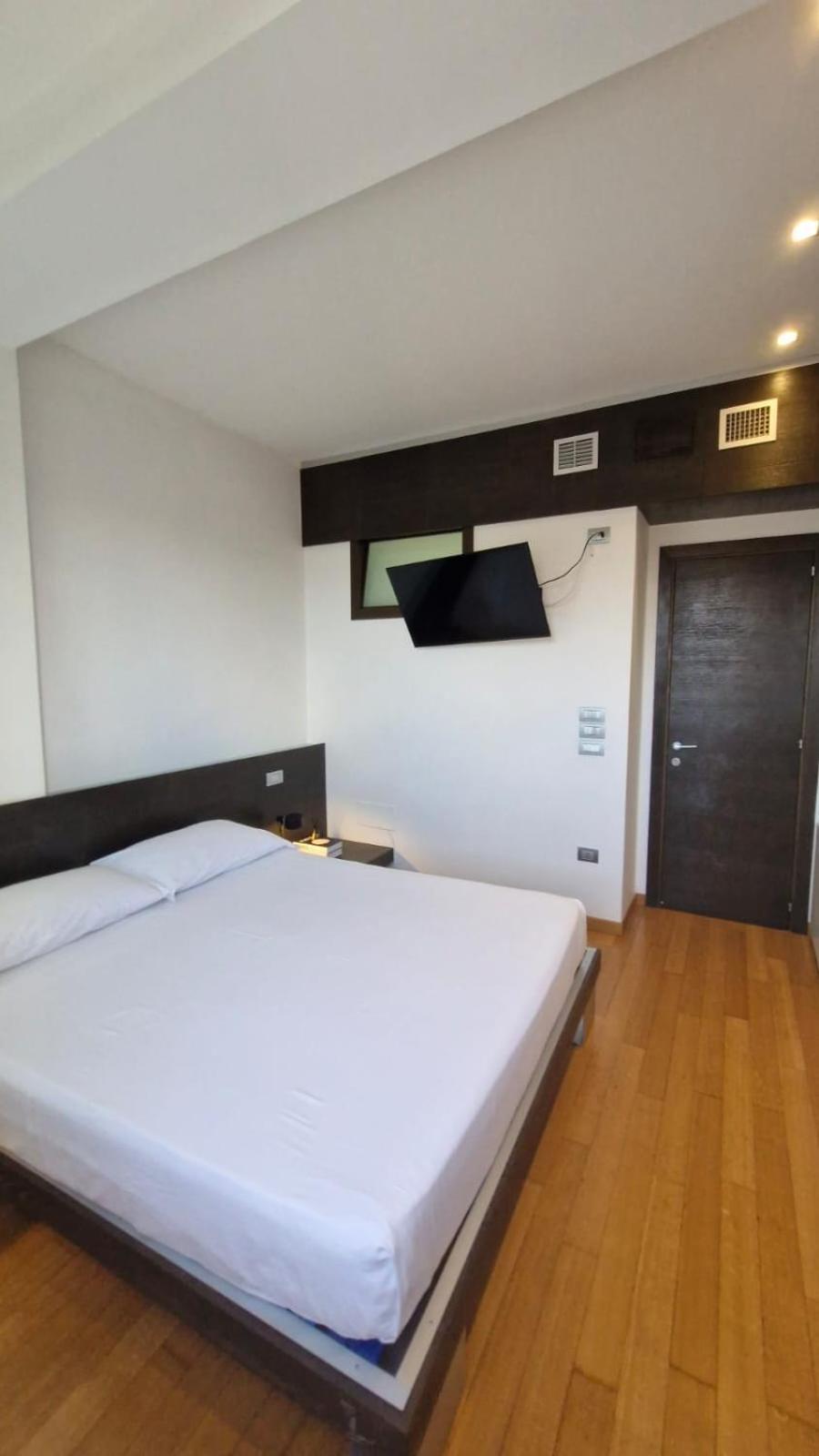 Attico Reale - In Centro, Tra Stazione E Bari Vecchia Extérieur photo